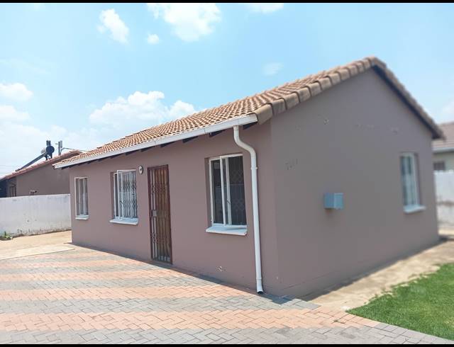 3 BEDROOM HOUSE FOR SALE IN WINDMILL PARK